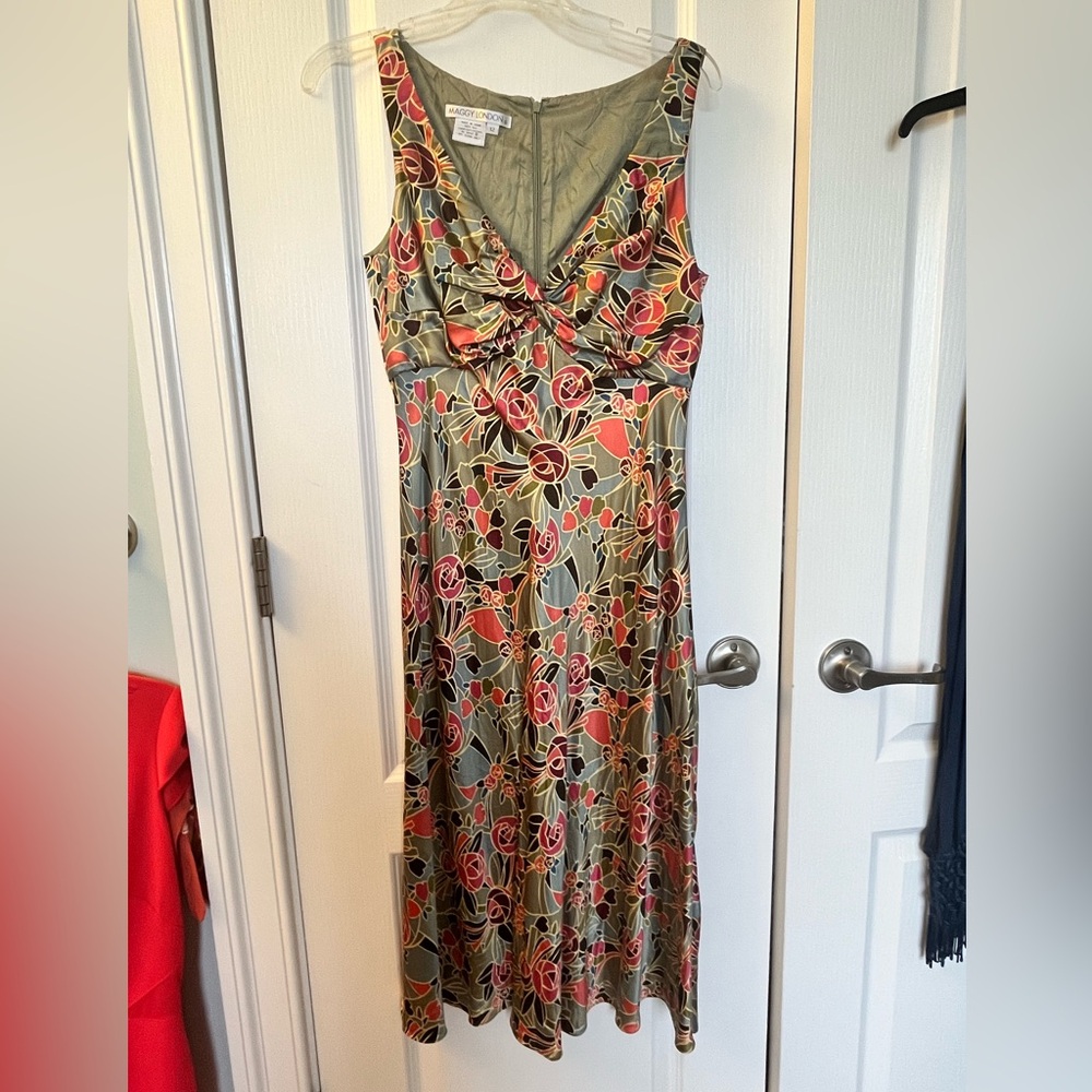 Beautiful Maggy London Satin Floral Sheath Dress sz12